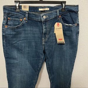 Levi’s Boyfriend Jeans NWT
